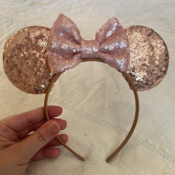 Disney Mickey Ears Blush Sequin - Picture 3 of 4